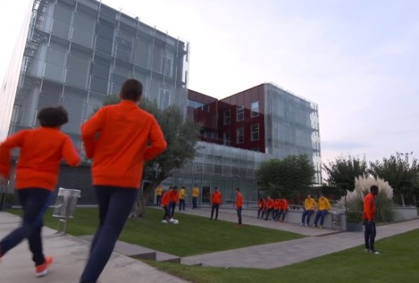 Nền kinh tế xấu! Mỗi cơ thể: La Macia cứu Barcelona khỏi lửa và lửa, sau này chỉ có thể chấp nhận những người chơi bị bỏ rơi của Manchester United