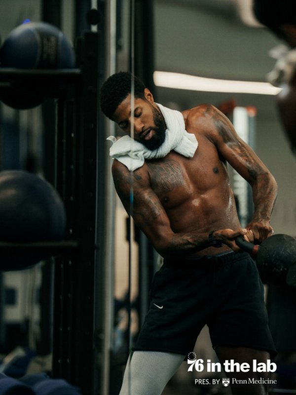 Trung tâm về phía trước giữ các đội bảo vệ bóng! 76ers Video quảng cáo chính thức Embiid kết nối với Maxi