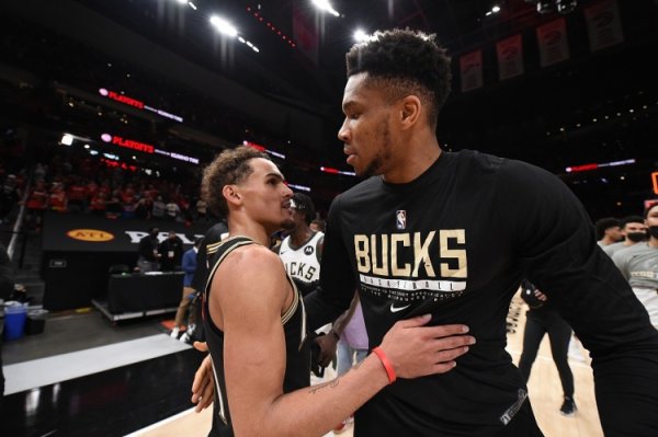 Phóng viên nổi tiếng: Hawks sẽ sẵn sàng trao đổi Jaylen Johnson + Rissache + Dyson + Draft Pick cho Antetokounmpo