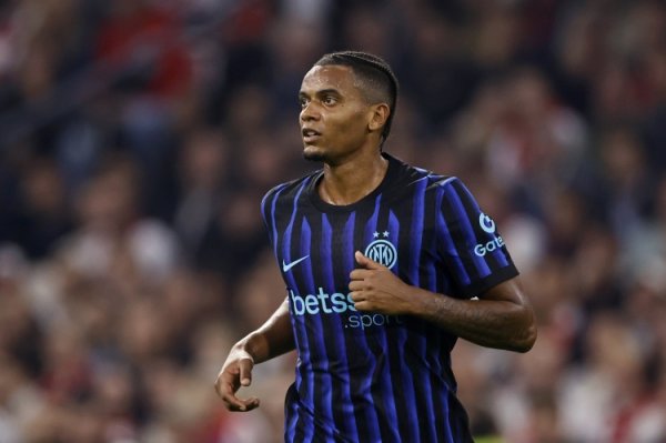 Romano: Inter Milan có kế hoạch mua Akanji vào mùa hè tới, ngân sách câu lạc bộ là 15 triệu euro